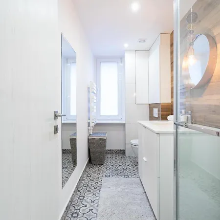 Flamingo Beach - Hampton Apartment