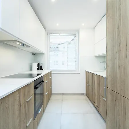 Flamingo Beach - Hampton Apartment