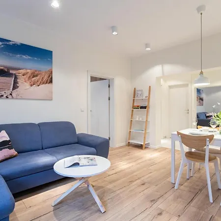 Flamingo Beach - Hampton Apartment *